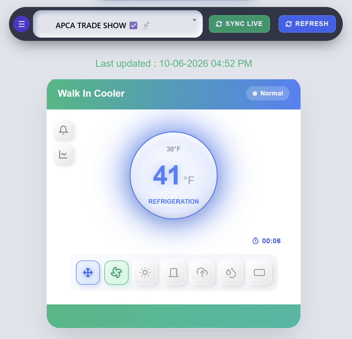 Walk-in cooler live monitoring dashboard showing temperature, refrigeration state and equipment status