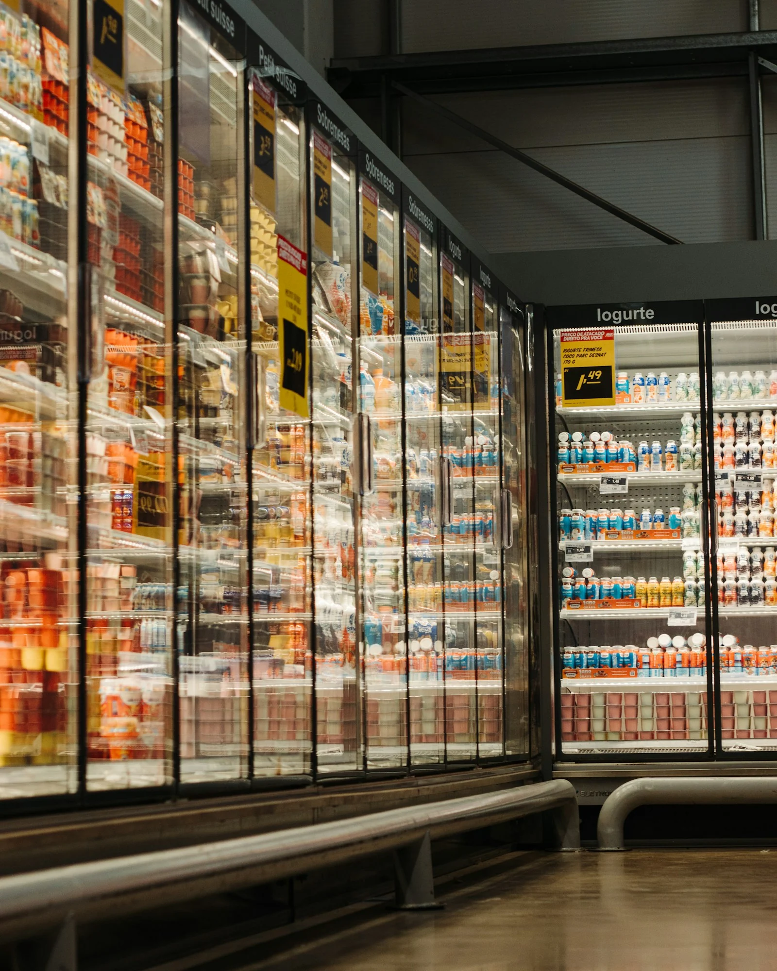 Supermarket refrigerated display cases